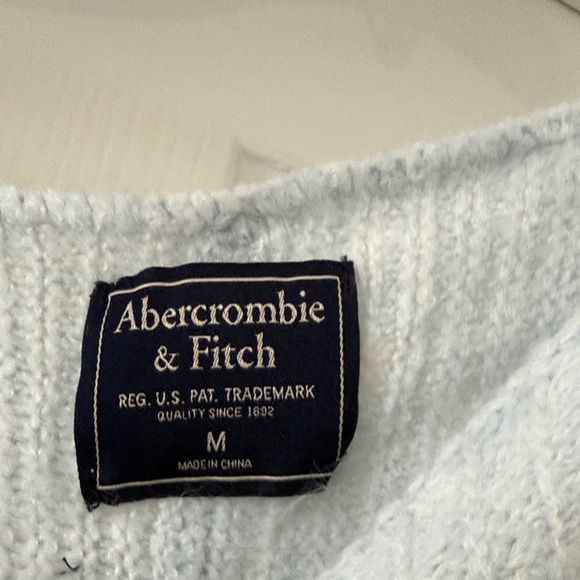 Abercrombie Women's Light Blue boatneck Sweater - Picture 2 of 4